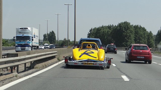 Comment remorquer une voiture avec une barre de remorquage? 